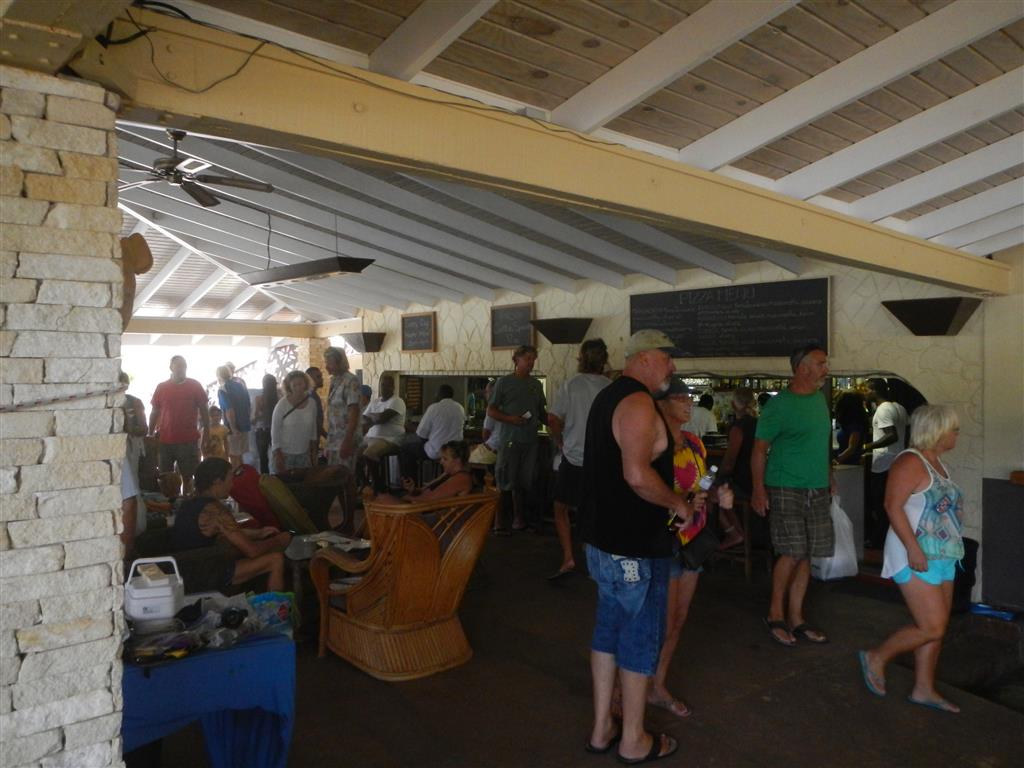 Segler-Flohmarkt in der Secret Harbor Marina jeden letzten Sonntag im Monat