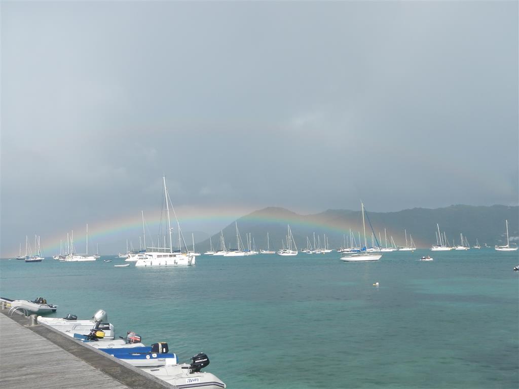 Ankerplatz St. Anne. Der Regenbogen beginnt fast bei Blue Felix.